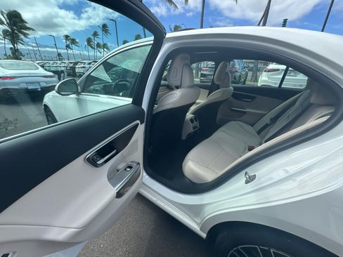 Used 2025 Mercedes-Benz C 300 Sedan image 18
