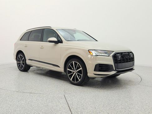 Used 2023 Audi Q7 3.0T Premium Plus w/ Premium Plus Package AWD/4WD image 3