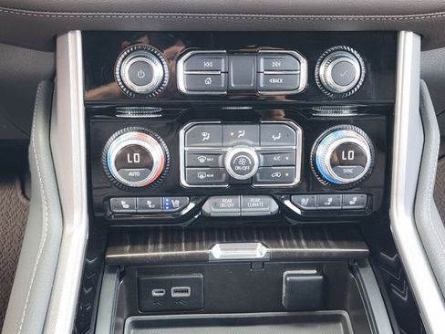 Used 2022 GMC Yukon Denali RWD image 19
