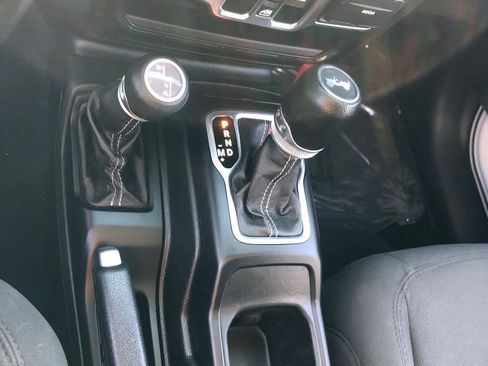 Used 2021 Jeep Wrangler Unlimited Sahara w/ Uconnect 4C Nav & Sound Group AWD/4WD image 16