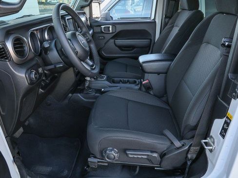 Used 2023 Jeep Wrangler Sport S image 9