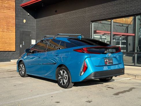 Used 2018 Toyota Prius Prime Advanced image 19
