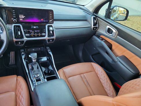 Used 2023 Kia Sorento SX Prestige image 22