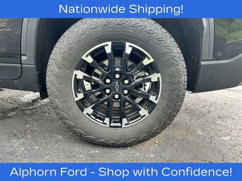 Used 2024 Chevrolet Traverse Z71 w/ Enhanced Driving Package AWD/4WD image 42