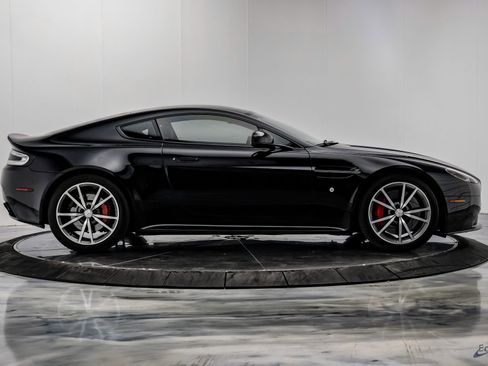 Used 2015 Aston Martin V8 Vantage GT RWD image 23