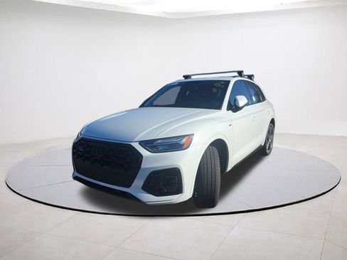 Used 2023 Audi Q5 e Premium Plus w/ Premium Plus Package image 3