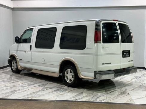 Used 2002 Chevrolet Express 1500 Base w/ LS Preferred Equipment Group image 8