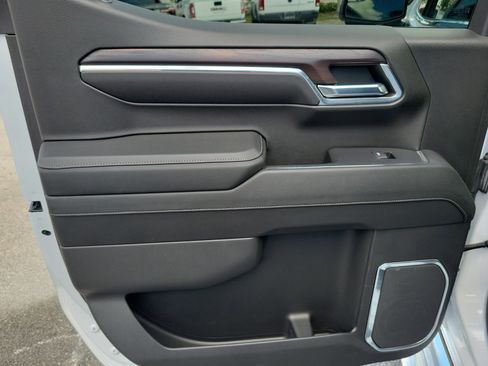 Used 2023 GMC Sierra 1500 SLT w/ SLT Premium Package image 9