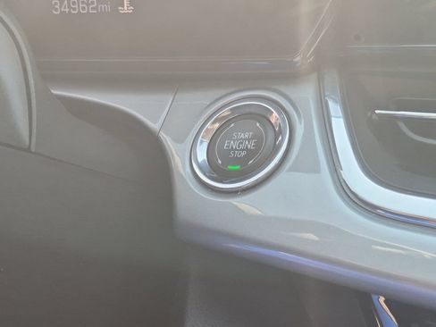 Used 2025 Chevrolet Trax LT FWD image 22
