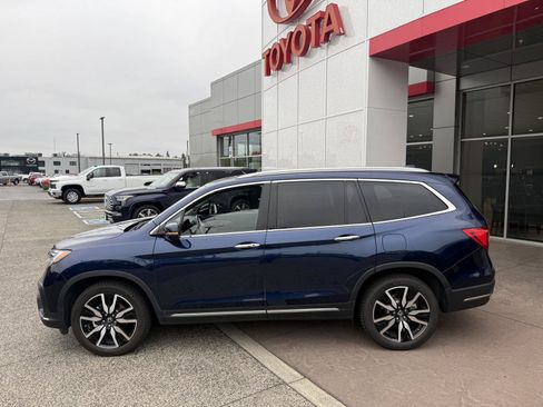 Used 2020 Honda Pilot Touring image 3
