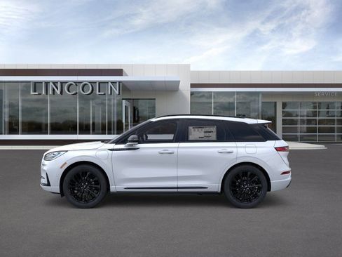 New 2026 Lincoln Corsair Grand Touring AWD/4WD image 3