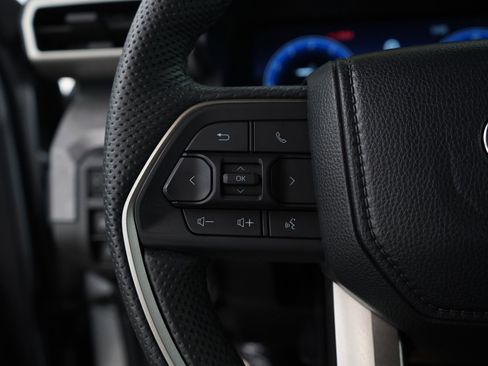 Used 2024 Toyota Tacoma Trailhunter image 19