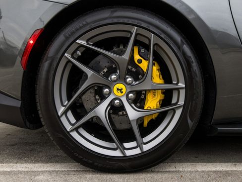 Used 2020 Ferrari 812 Superfast image 12