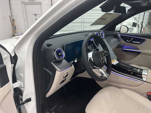 New 2026 Mercedes-Benz GLC 300 image 9