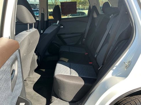 Used 2023 Nissan Rogue SV image 22