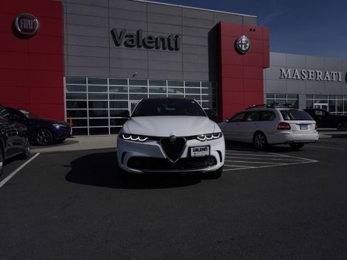 Certified 2024 Alfa Romeo Tonale Ti w/ Active Assist Package image 3