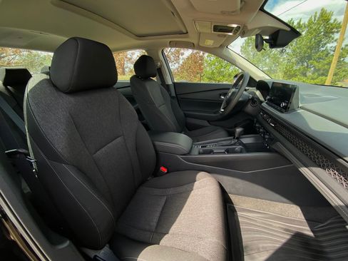 Used 2023 Honda Accord EX image 14