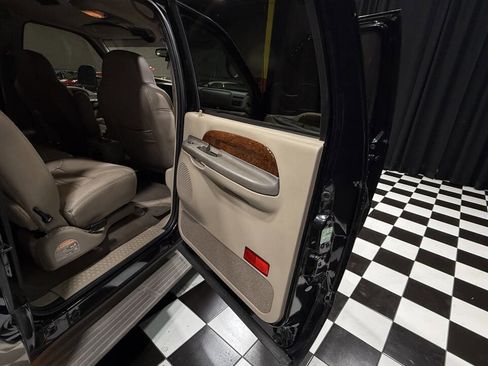 Used 2001 Ford Excursion Limited image 93
