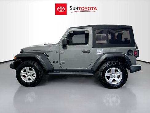 Used 2022 Jeep Wrangler Sport AWD/4WD image 7
