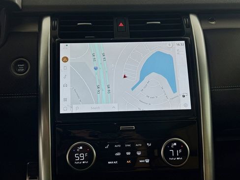 New 2025 Land Rover Discovery Dynamic SE AWD/4WD image 13
