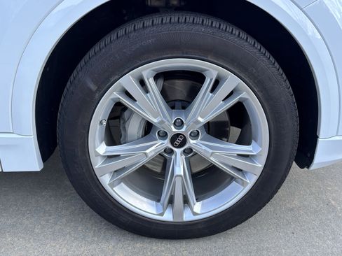 Used 2023 Audi Q8 Premium Plus image 13