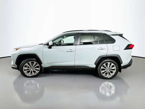 Used 2019 Toyota RAV4 XLE Premium image 4