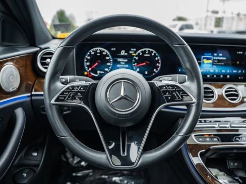 Used 2023 Mercedes-Benz E 350 4MATIC Sedan image 30