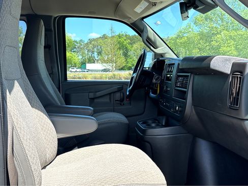 Used 2019 Chevrolet Express 3500 LT w/ LT Preferred Equipment Group image 4