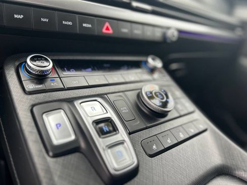 Used 2024 Hyundai Palisade Limited AWD/4WD image 18