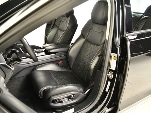 Used 2020 Audi S8 L w/ Full Leather Package image 32
