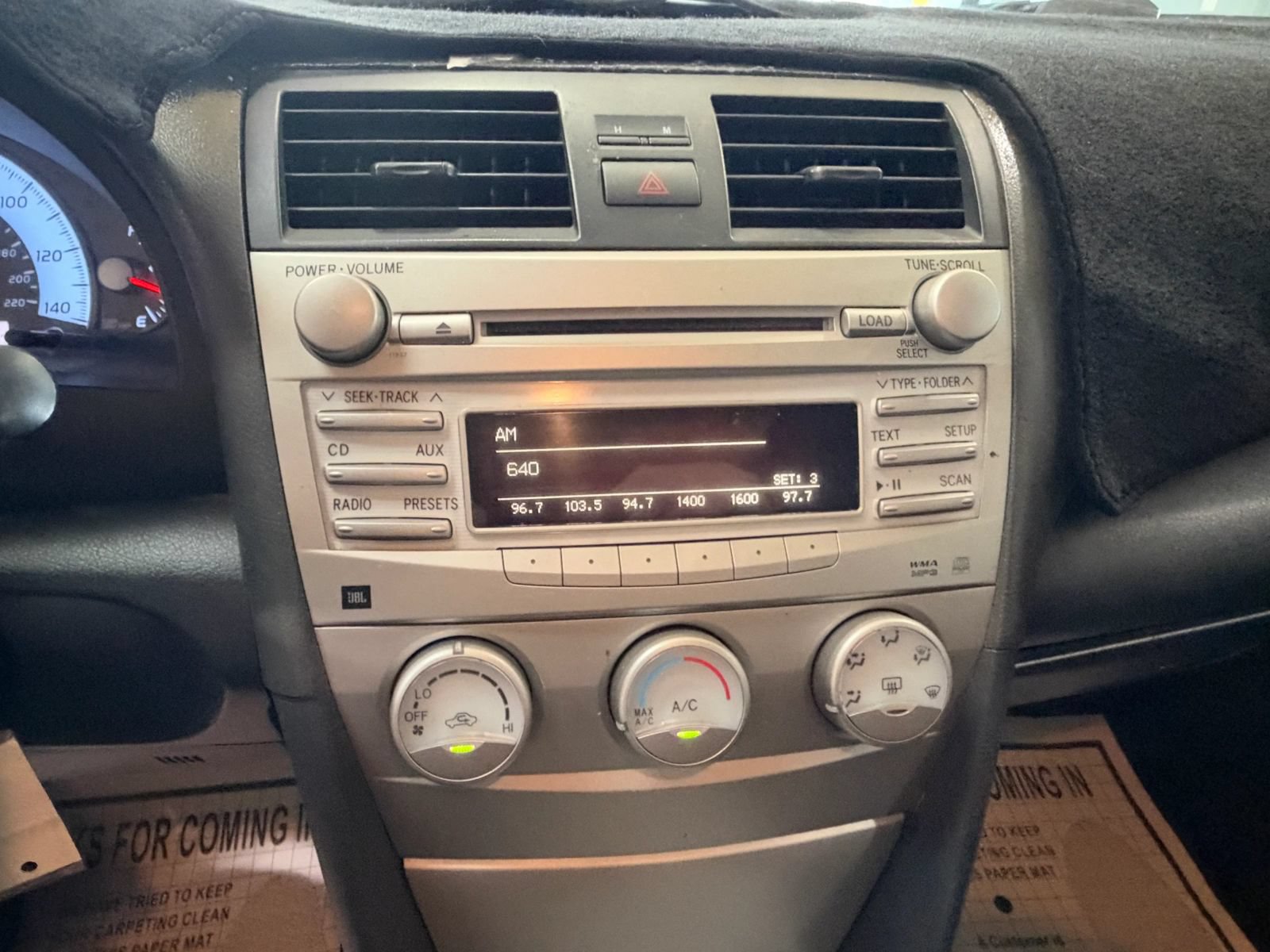 Used 2011 Toyota Camry SE w/ SE Extra-Value Pkg #1 FWD image 16