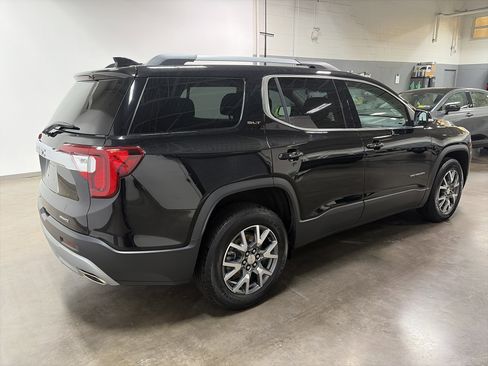 Used 2023 GMC Acadia SLT w/ Technology Package image 3