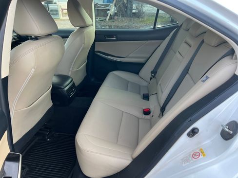 Used 2018 Lexus IS 300 AWD image 31