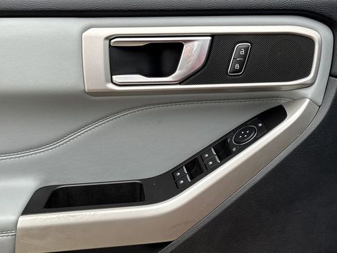 Certified 2022 Ford Explorer XLT w/ Equipment Group 202A image 17