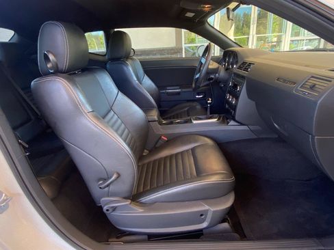 Used 2009 Dodge Challenger R/T RWD image 30