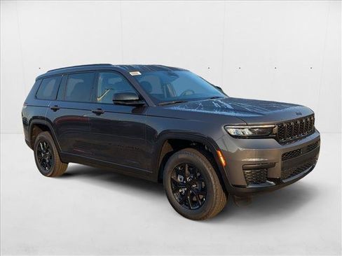 New 2025 Jeep Grand Cherokee L Altitude RWD image 7