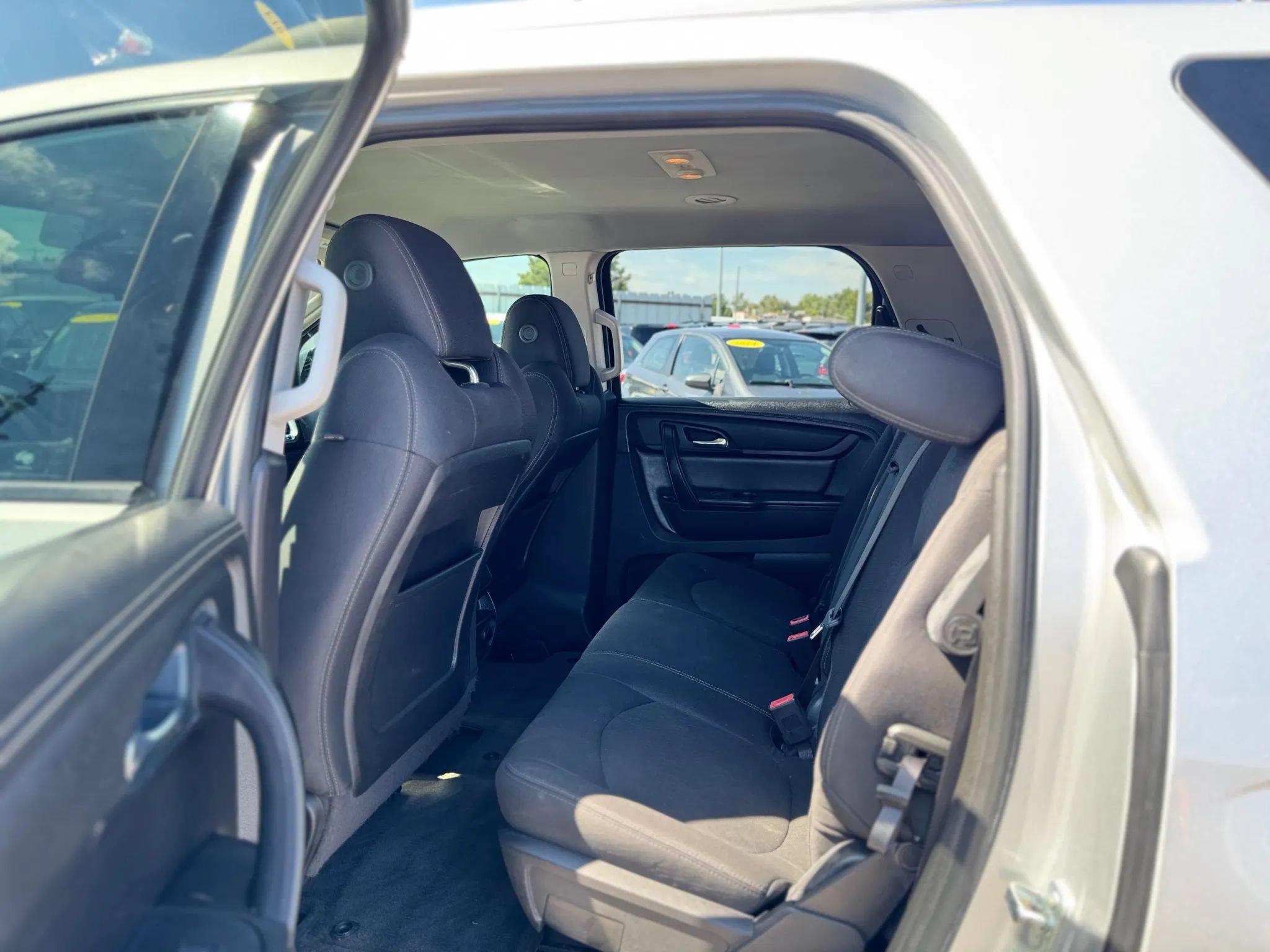 Used 2016 GMC Acadia SLE FWD image 20