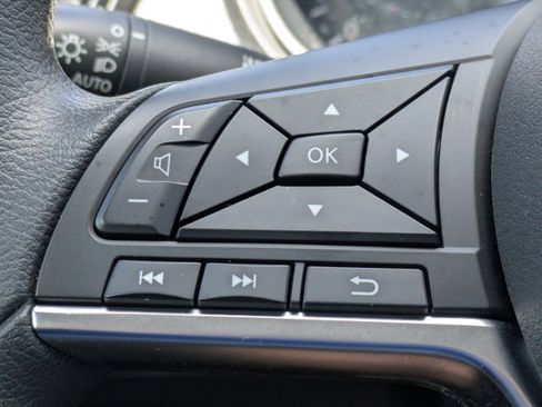 Used 2019 Nissan Rogue Sport SV FWD image 22