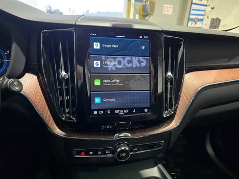 Used 2023 Volvo XC60 T8 Ultimate image 25