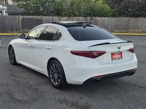 Used 2018 Alfa Romeo Giulia RWD image 5