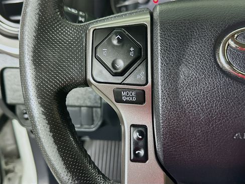 Used 2021 Toyota Tacoma TRD Off-Road image 16