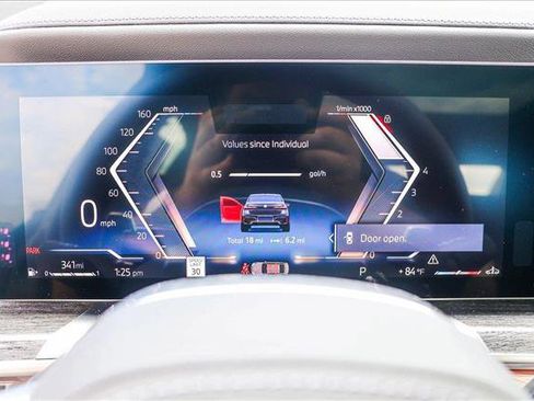 New 2025 BMW 760i xDrive image 14