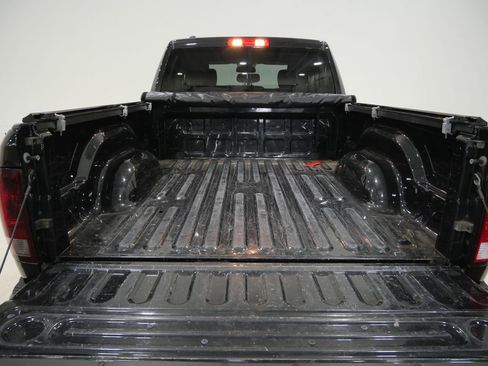 Used 2018 RAM 1500 Express AWD/4WD image 25