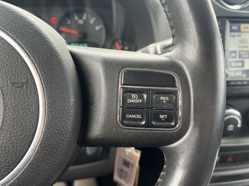 Used 2011 Jeep Compass Latitude image 18