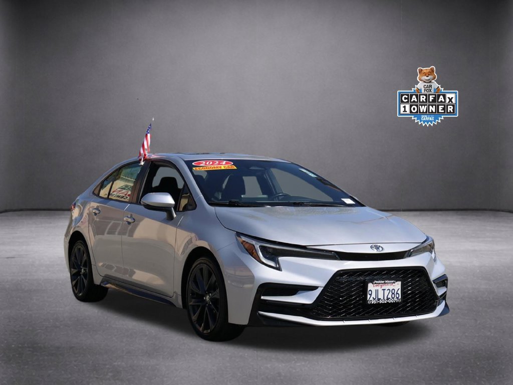 Used 2024 Toyota Corolla SE w/ SE Premium Package FWD image 2