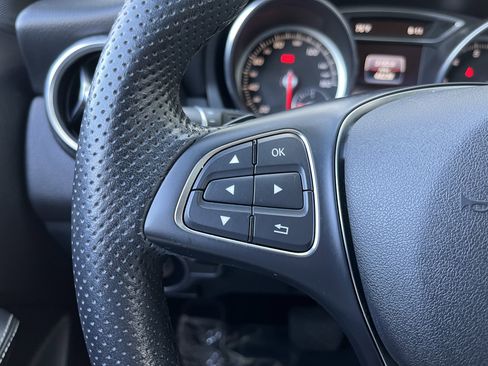 Used 2019 Mercedes-Benz GLA 250 4MATIC image 27