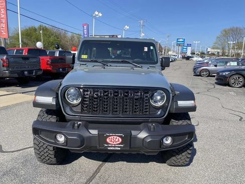 Used 2024 Jeep Wrangler Unlimited Sport AWD/4WD image 3