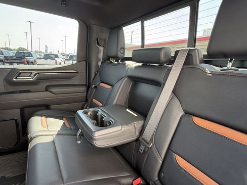 Used 2022 GMC Sierra 1500 AT4 w/ AT4 Premium Package AWD/4WD image 11