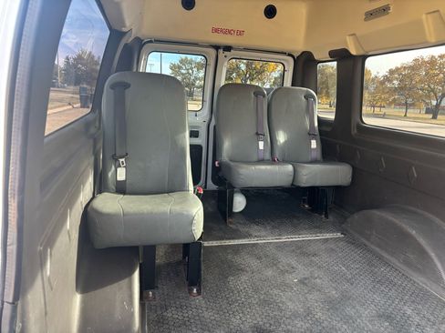 Used 2014 Ford E-150 and Econoline 150 Extended w/ Power Group image 9