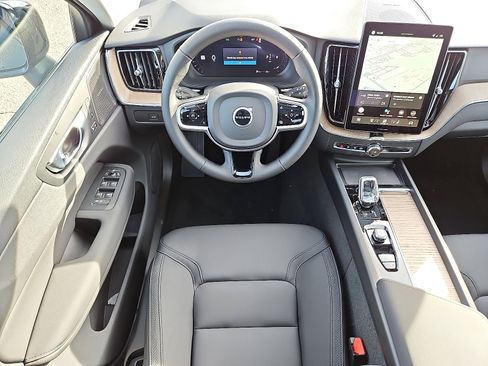 New 2026 Volvo XC60 B5 Plus w/ Protection Package Premier image 9